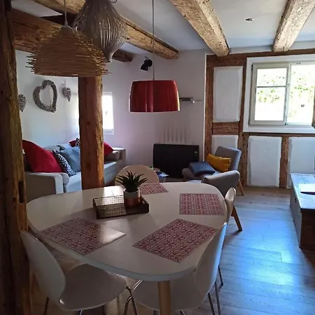 בית נופש Elsass Design Hygge אגויסהיים